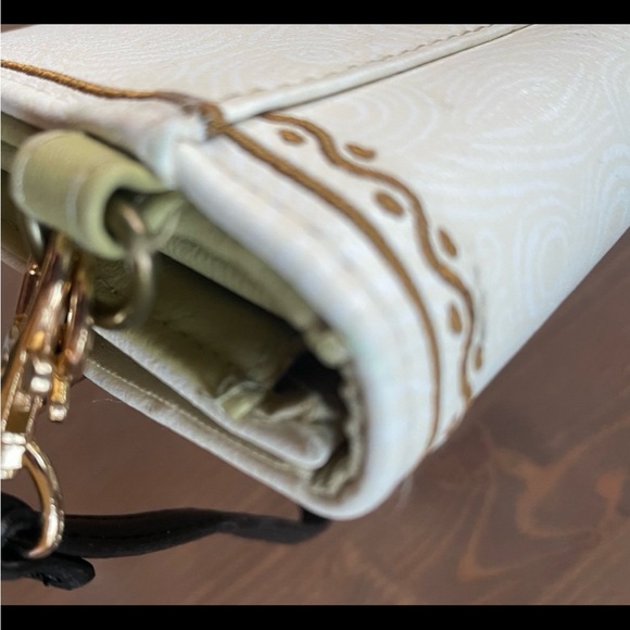 SOLD- Danielle Nicole Zelda wallet. - Picture 4 of 11